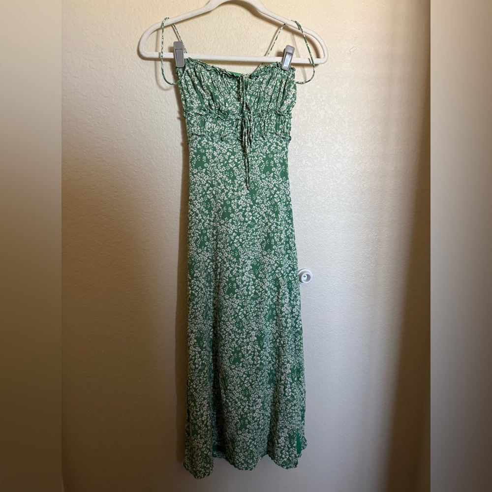 ASTR THE LABEL Amalea Floral Midi Dress Size Small in green - Picture 2 of 8